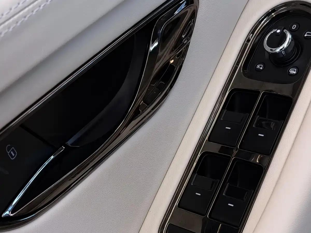 2026 Continental Plug-in Hybrid GT Base Model — миниатюра 14