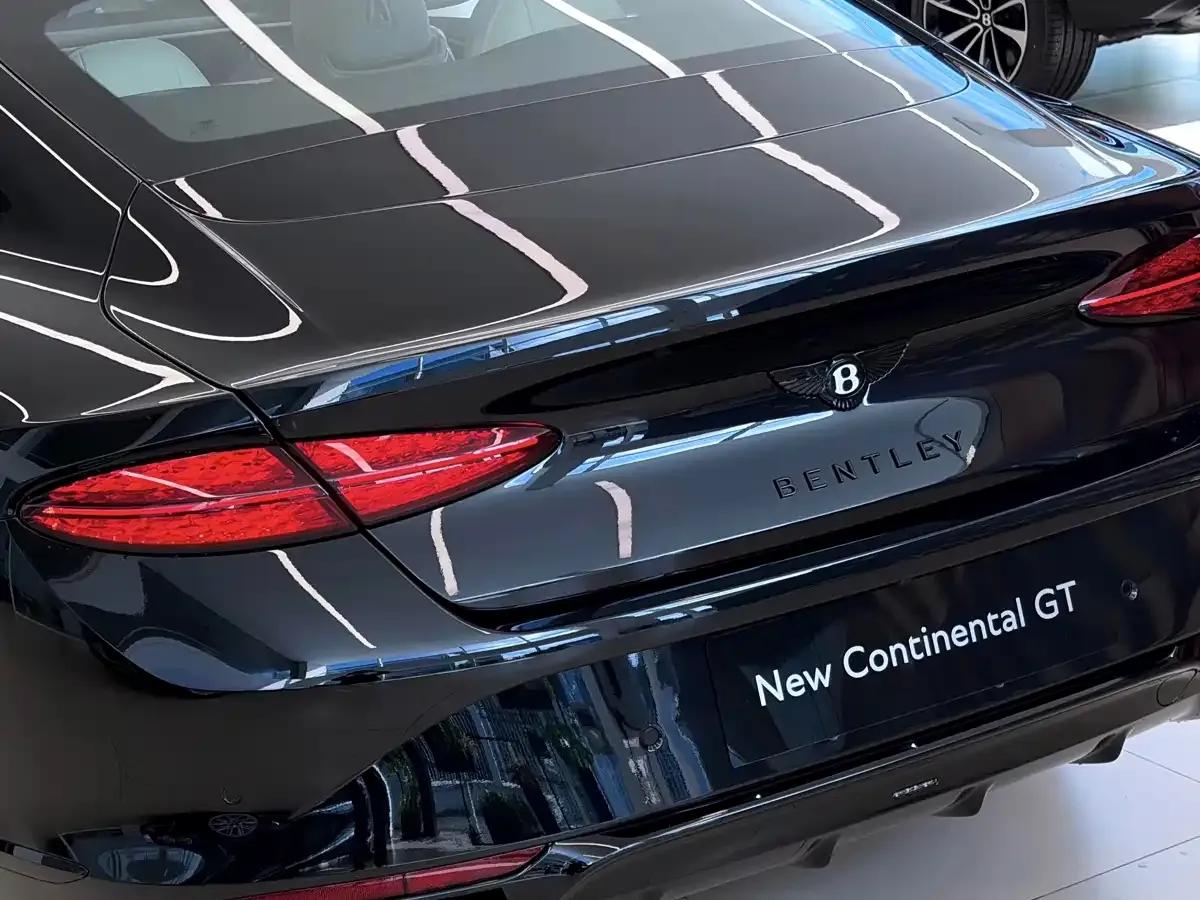 2026 Continental Plug-in Hybrid GT Base Model — миниатюра 5