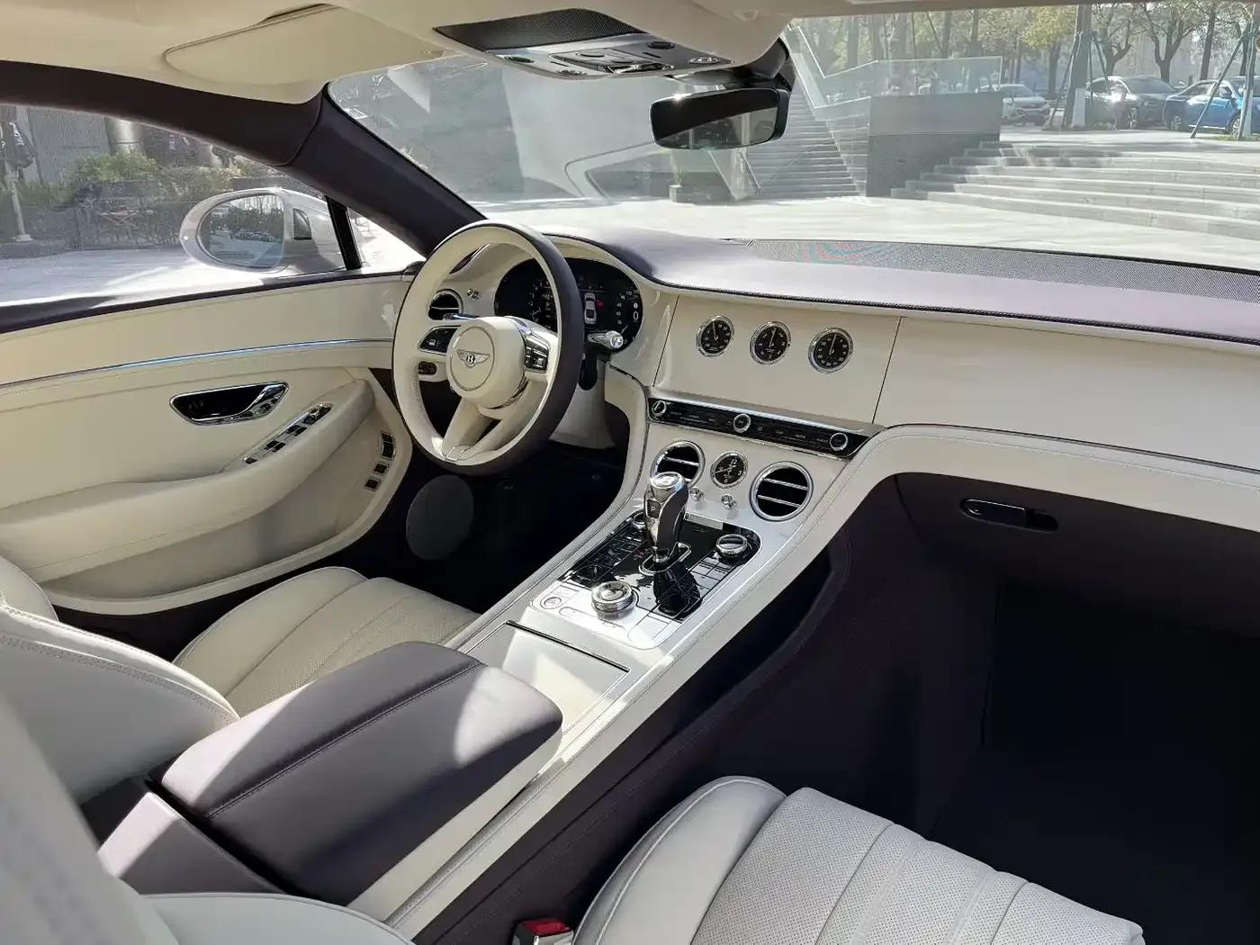 2026 Continental Plug-in Hybrid GT Base Model — миниатюра 2