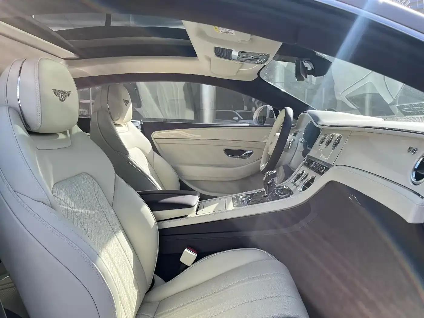 2026 Continental Plug-in Hybrid GT Base Model — миниатюра 4