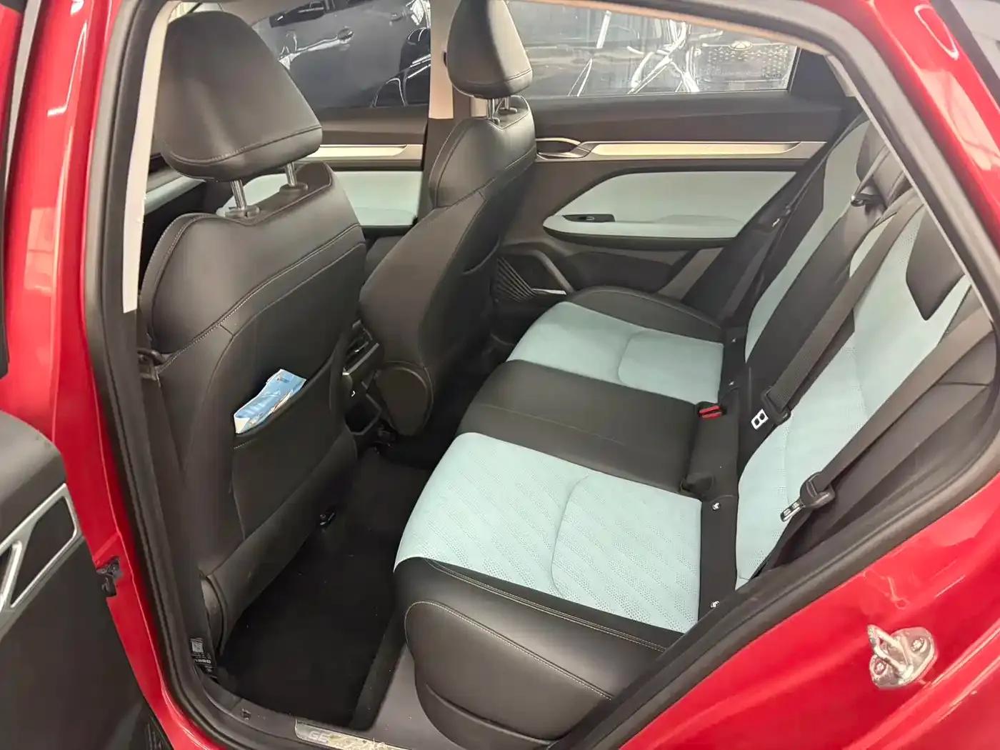 Geely Emgrand L 2022 1.4T CVT Premium Edition — миниатюра 8