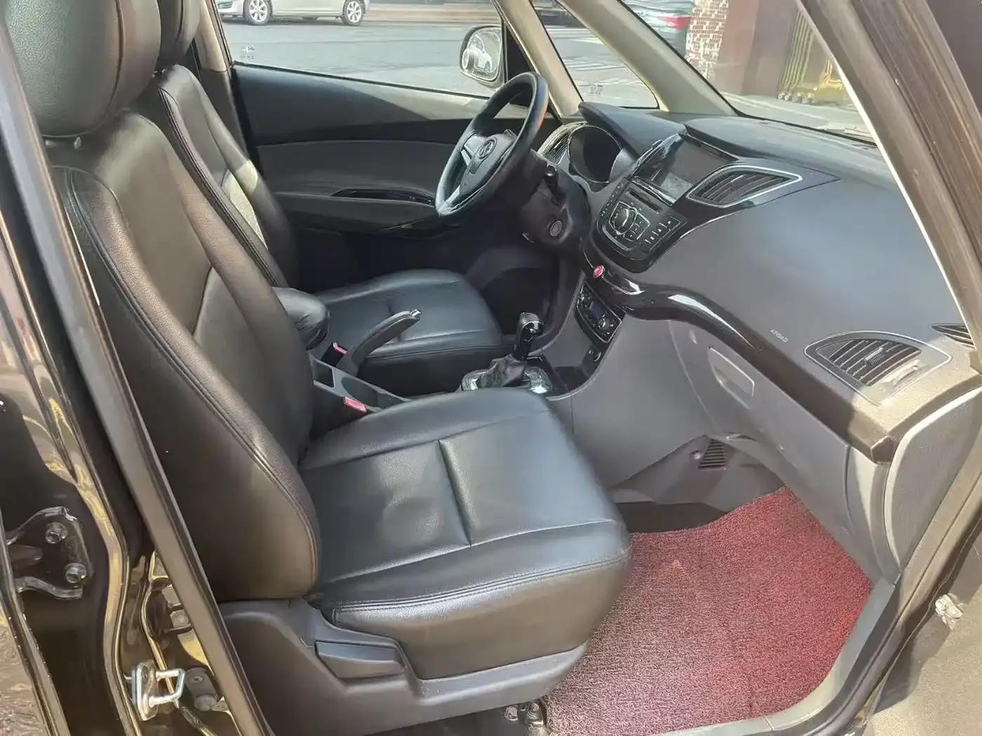 Refine M2 2013 1.8L Automatic Deluxe 5-seater — миниатюра 7