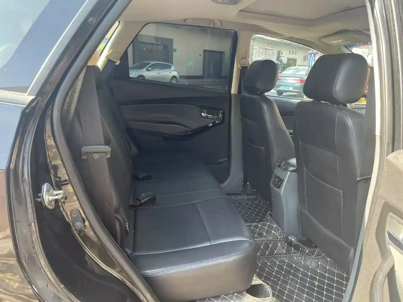 Refine M2 2013 1.8L Automatic Deluxe 5-seater — миниатюра 9
