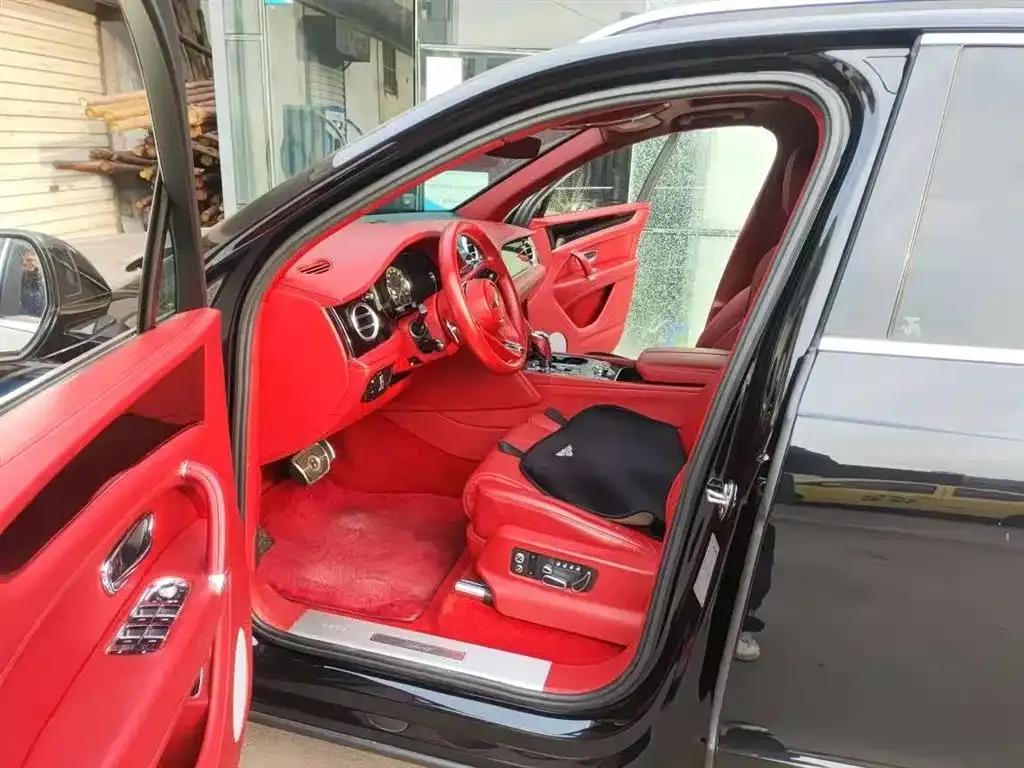 Bentayga Plug-in Hybrid 2019 3.0T PHEV — миниатюра 4