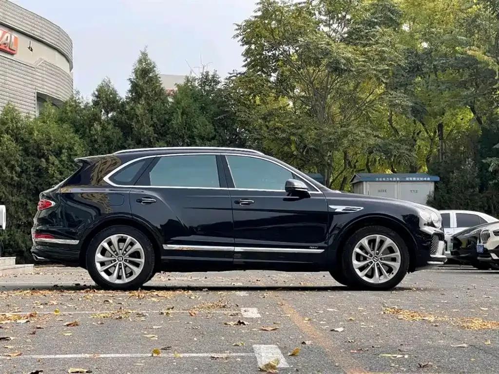 Bentayga Plug-in Hybrid 2021 3.0T PHEV — миниатюра 3