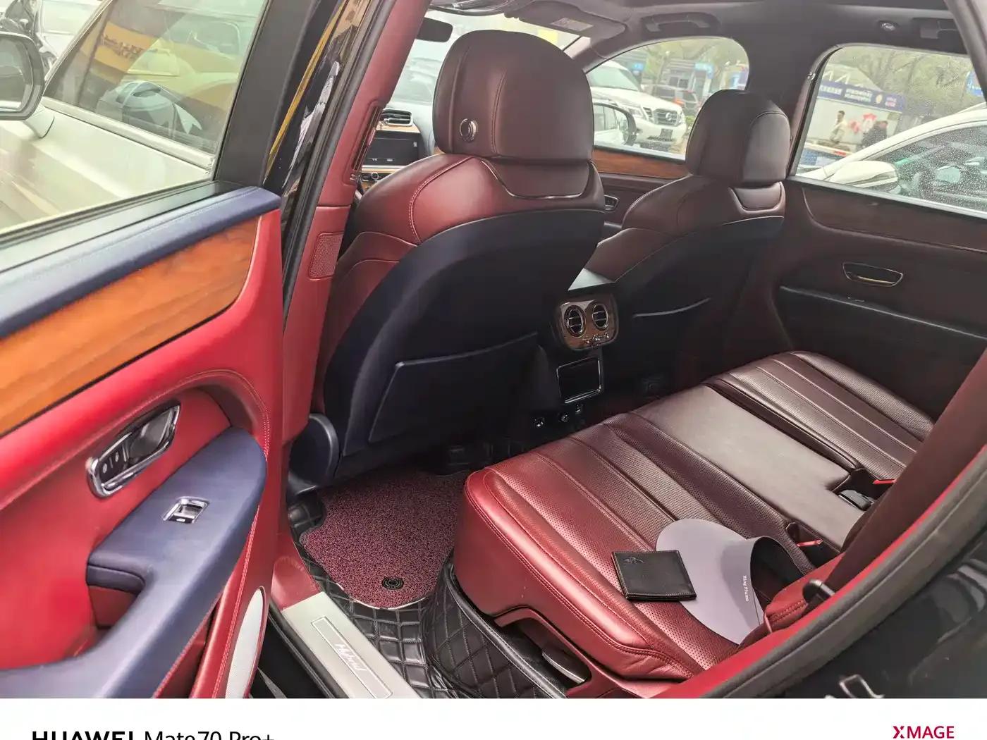 Bentayga Plug-in Hybrid 2021 3.0T PHEV — миниатюра 3