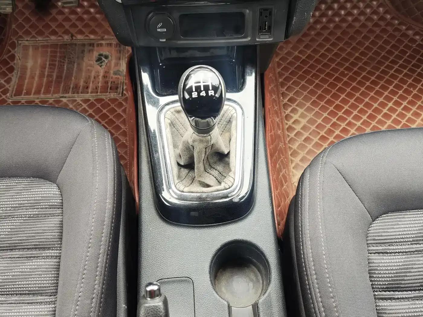 Jingyi S50 2016 1.5L Manual Deluxe Edition — миниатюра 17
