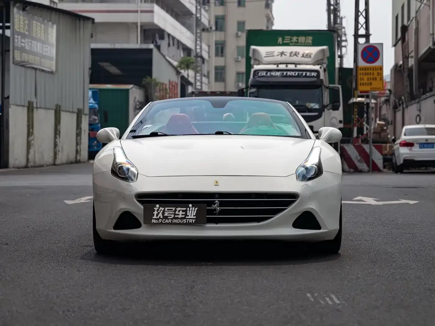 California T 2015 3.9T Standard Model — миниатюра 2