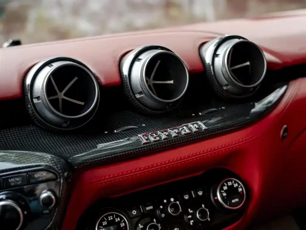 2013 F12berlinetta 6.3L Standard Model — миниатюра 8