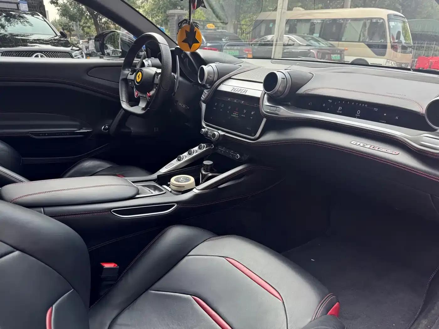 2016 GTC4Lusso 6.3L V12 — миниатюра 16