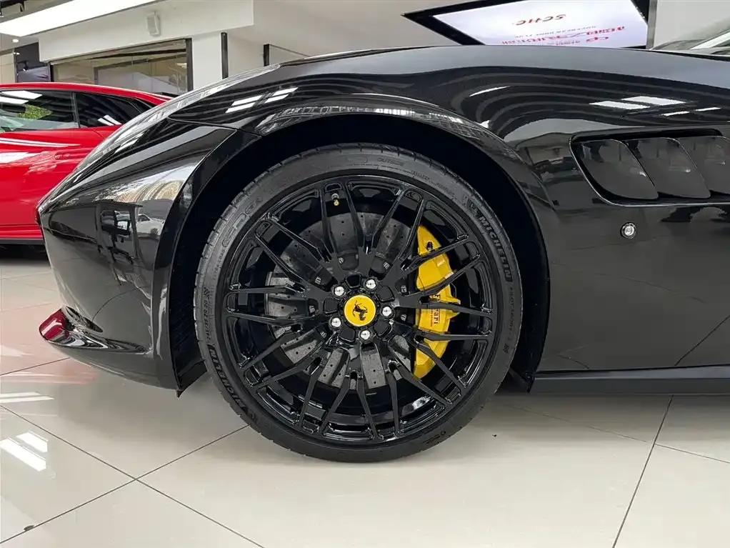 2017 GTC4Lusso 3.9T V8 — миниатюра 2