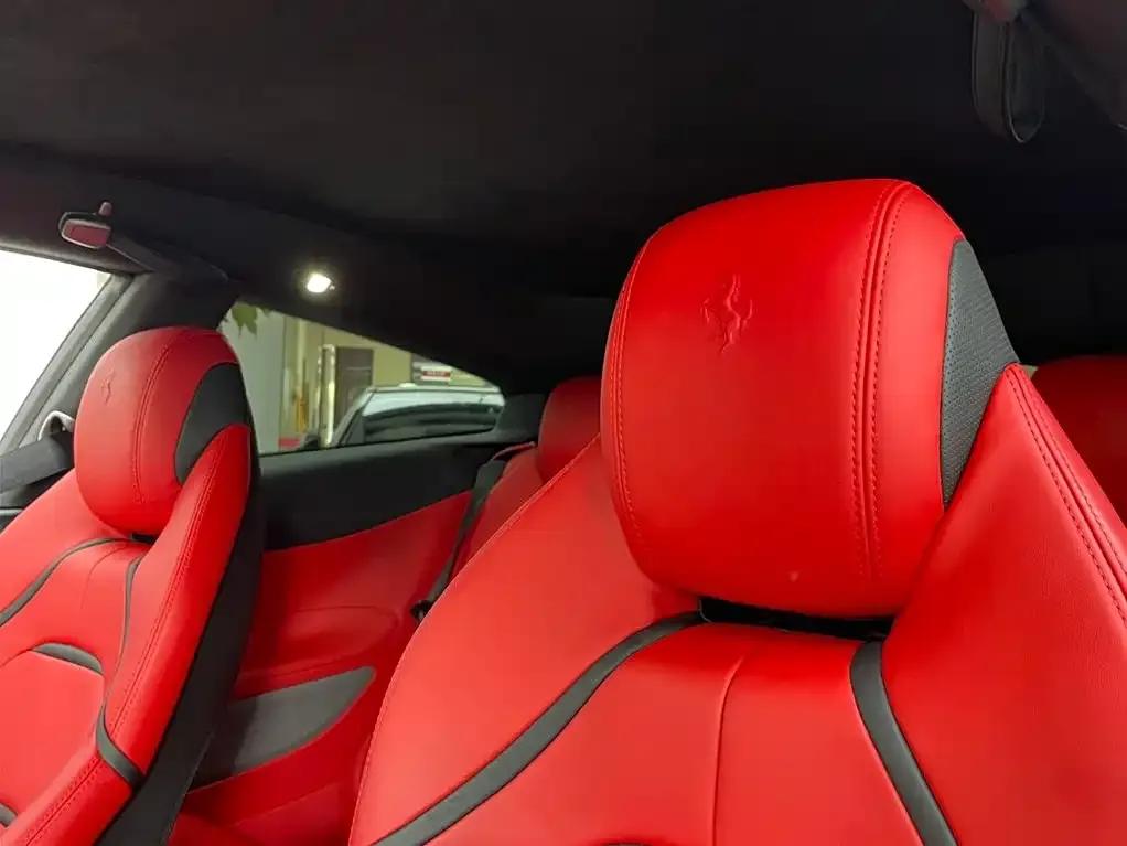 2017 GTC4Lusso 3.9T V8 — миниатюра 11