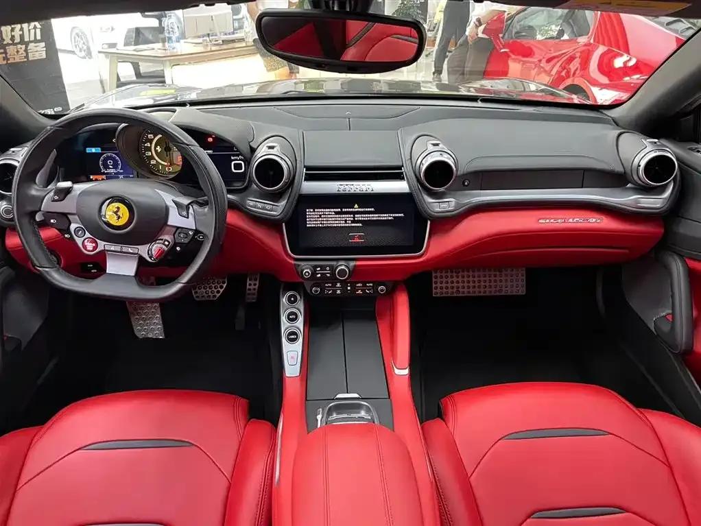2017 GTC4Lusso 3.9T V8 — миниатюра 14