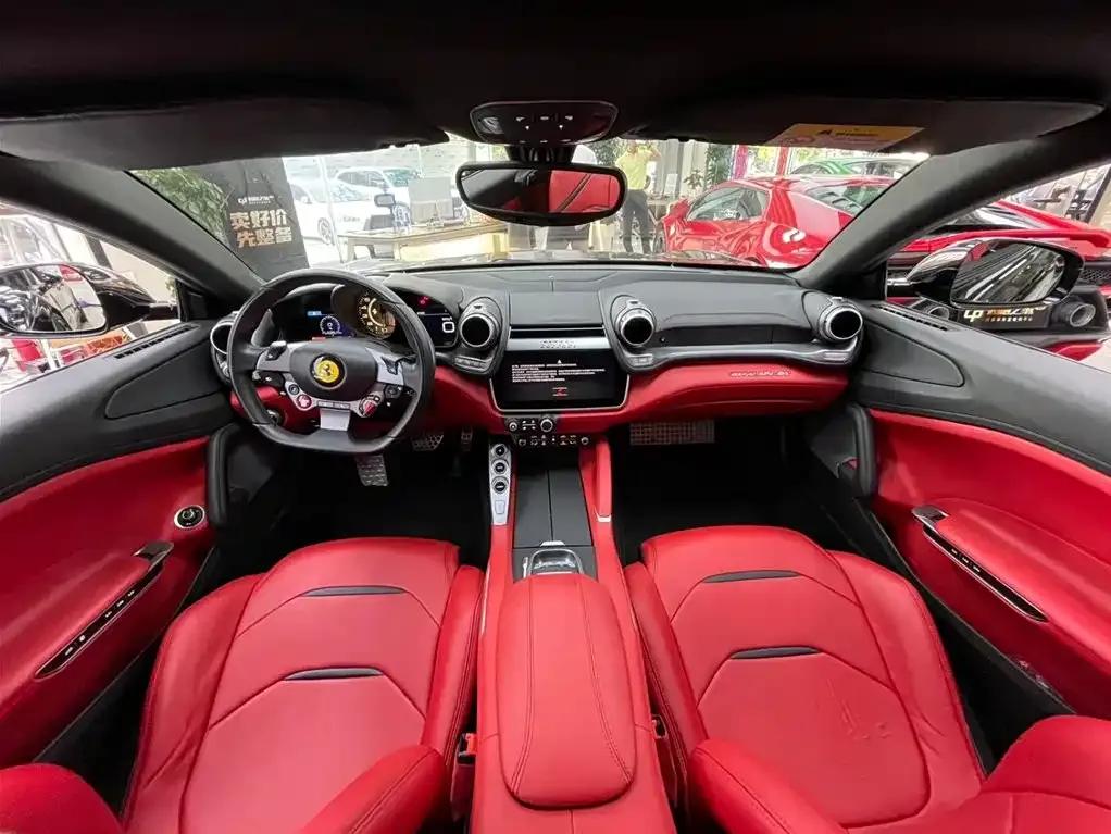 2017 GTC4Lusso 3.9T V8 — миниатюра 15