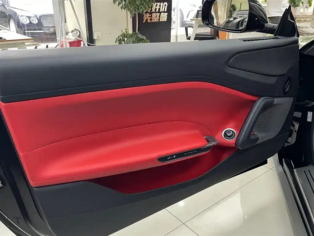 2017 GTC4Lusso 3.9T V8 — миниатюра 9