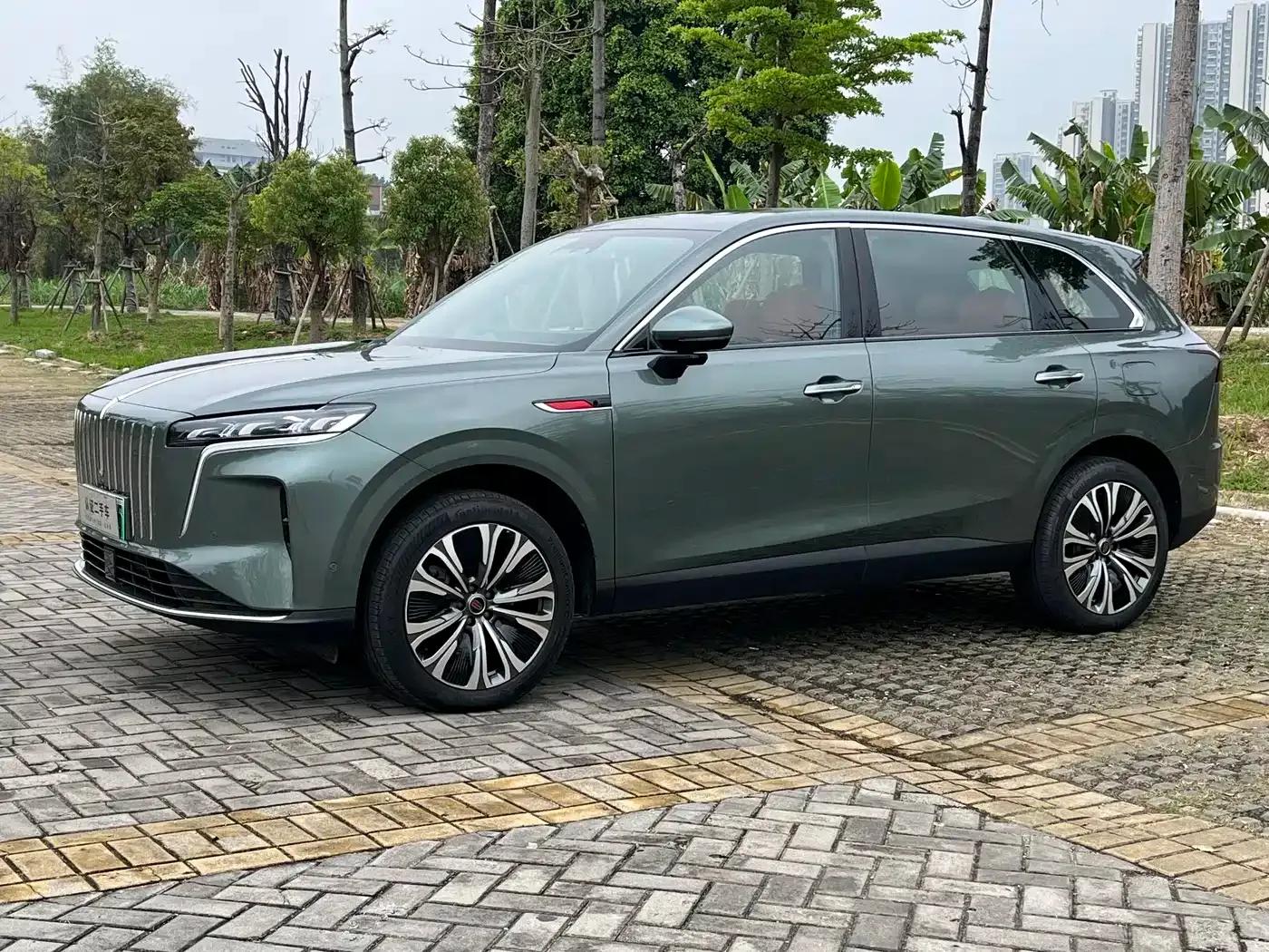 Hongqi HS6 PHEV 2026 Model 220 AWD Intelligent Hybrid — миниатюра 1