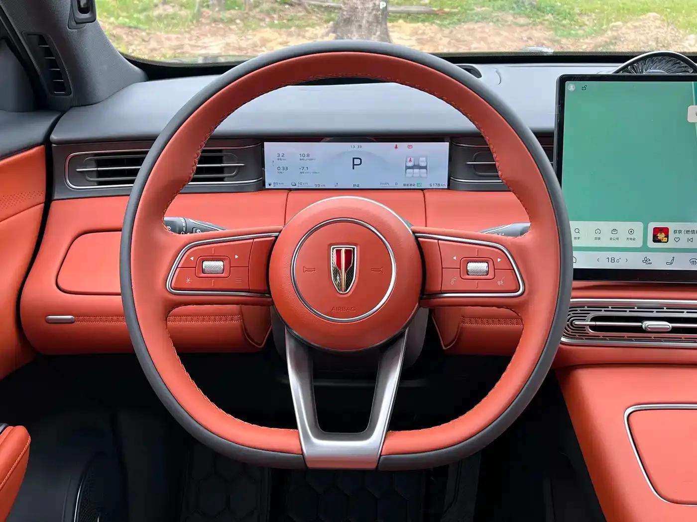Hongqi HS6 PHEV 2026 Model 220 AWD Intelligent Hybrid — миниатюра 14