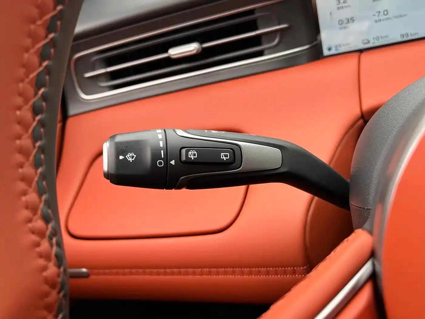 Hongqi HS6 PHEV 2026 Model 220 AWD Intelligent Hybrid — миниатюра 18