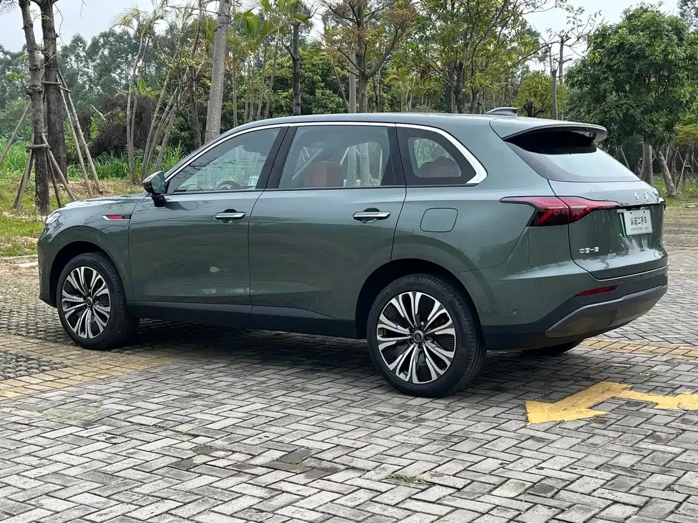 Hongqi HS6 PHEV 2026 Model 220 AWD Intelligent Hybrid — миниатюра 4