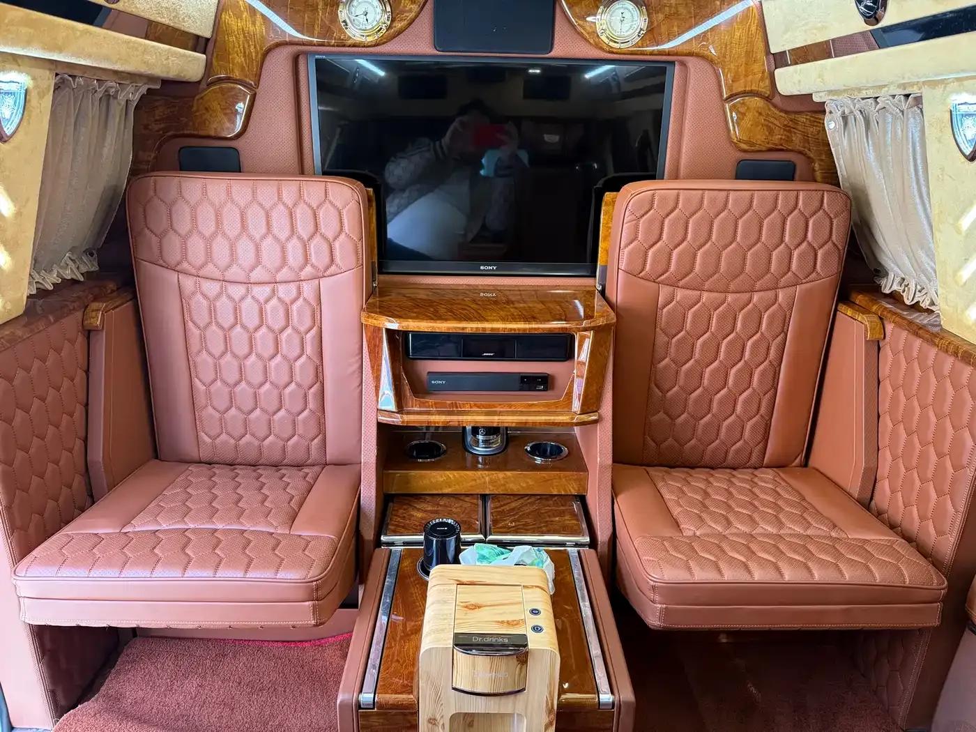 2017 Cadillac Escalade 6.2L US Spec — миниатюра 11
