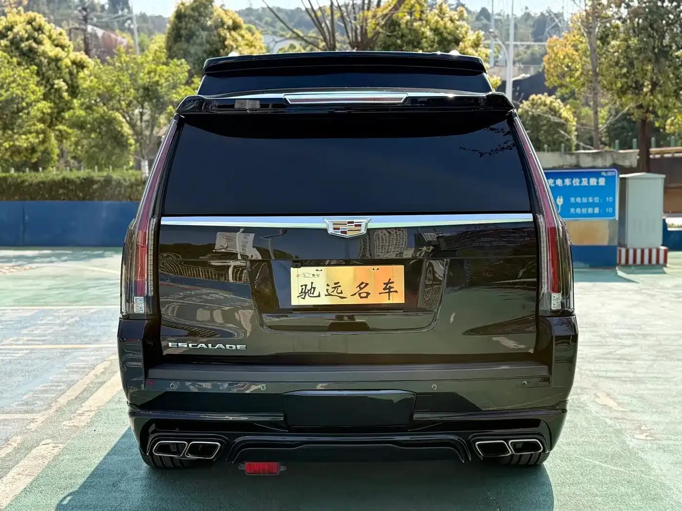 2017 Cadillac Escalade 6.2L US Spec — миниатюра 16