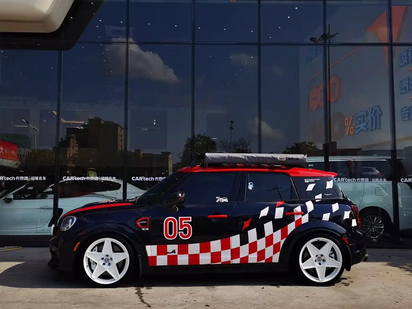 MINI JCW COUNTRYMAN 2021 2.0T JOHN COOPER WORKS — миниатюра 12