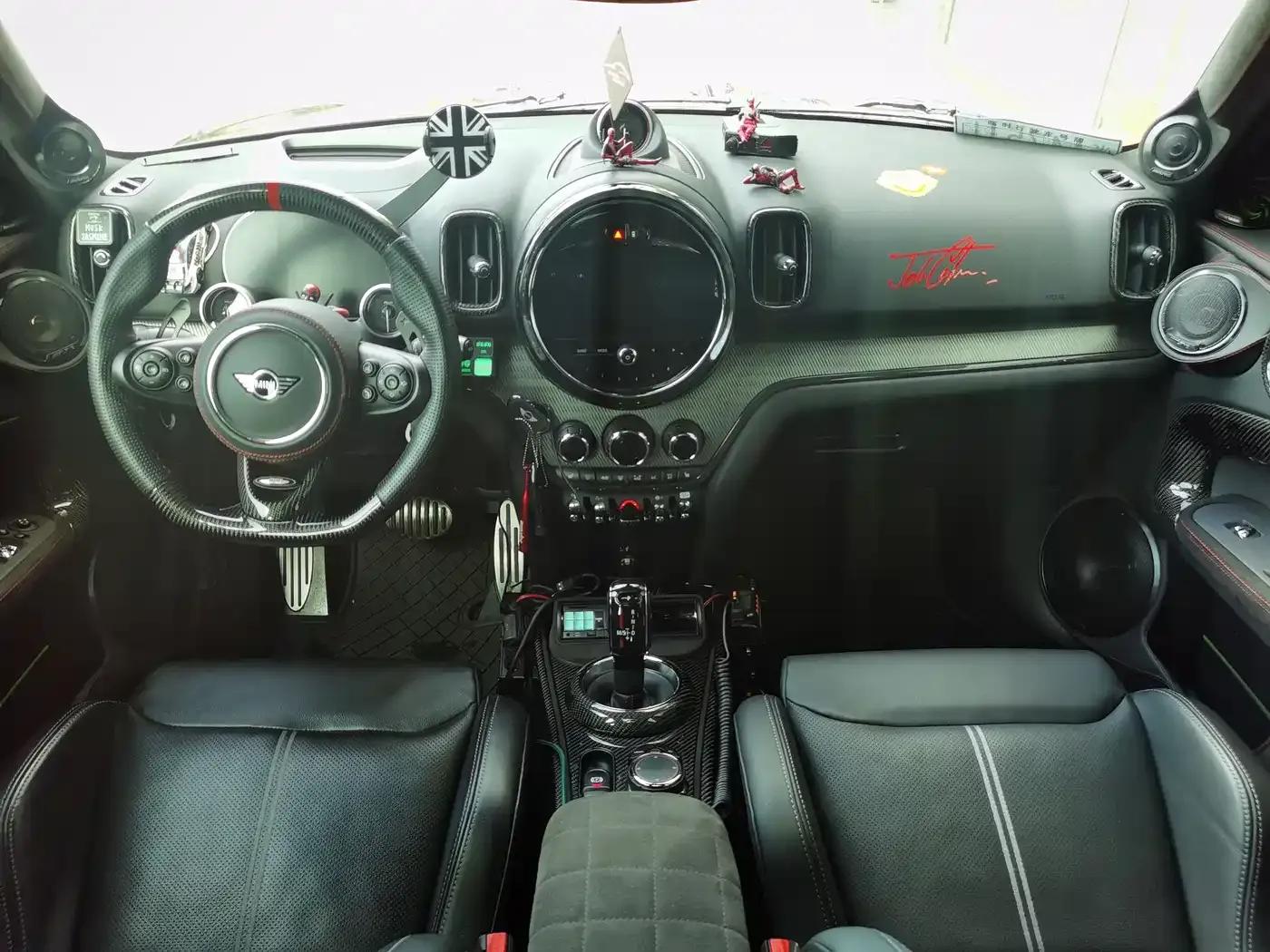 MINI JCW COUNTRYMAN 2021 2.0T JOHN COOPER WORKS — миниатюра 6
