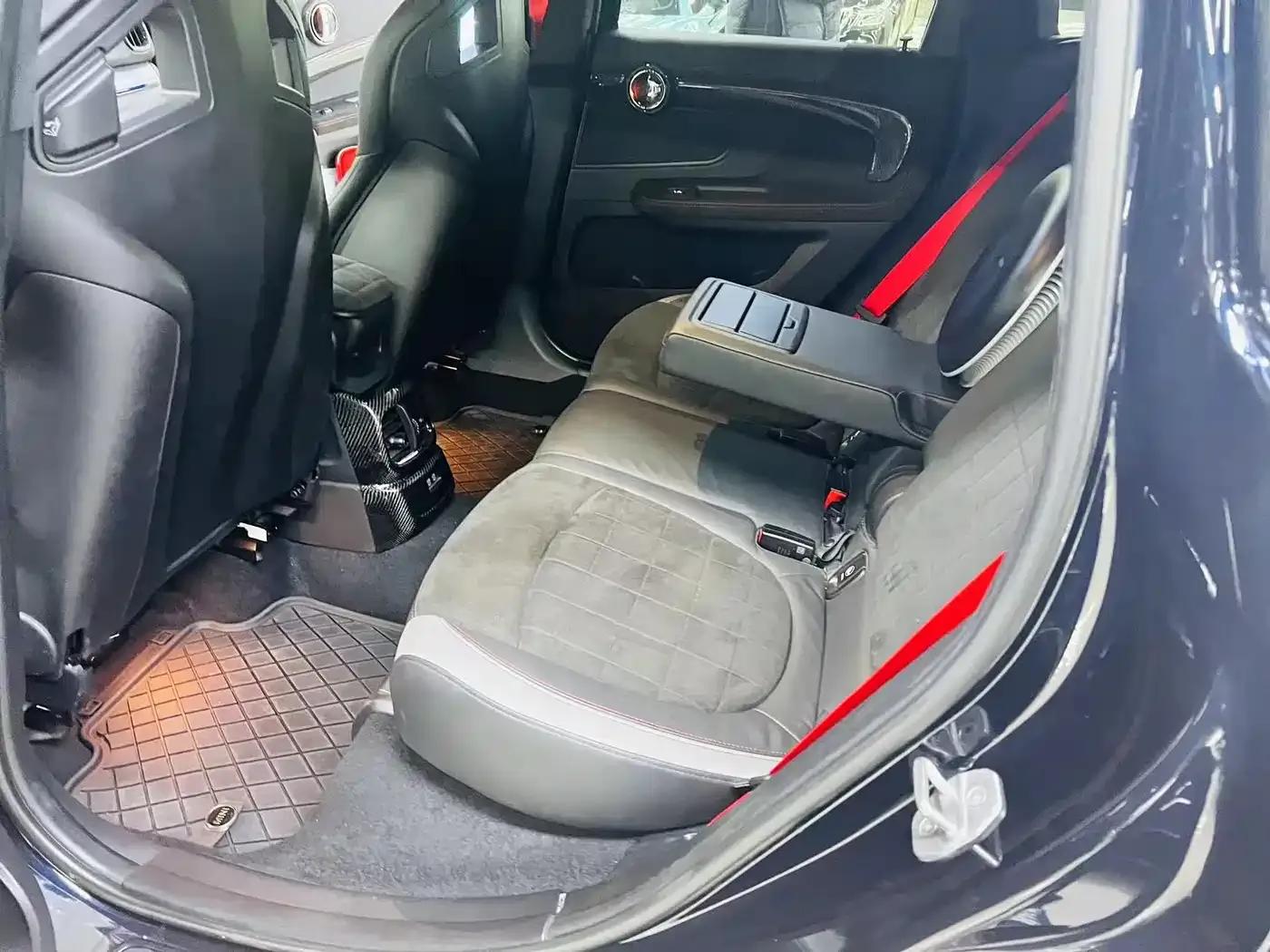 MINI JCW COUNTRYMAN 2021 2.0T JOHN COOPER WORKS — миниатюра 8