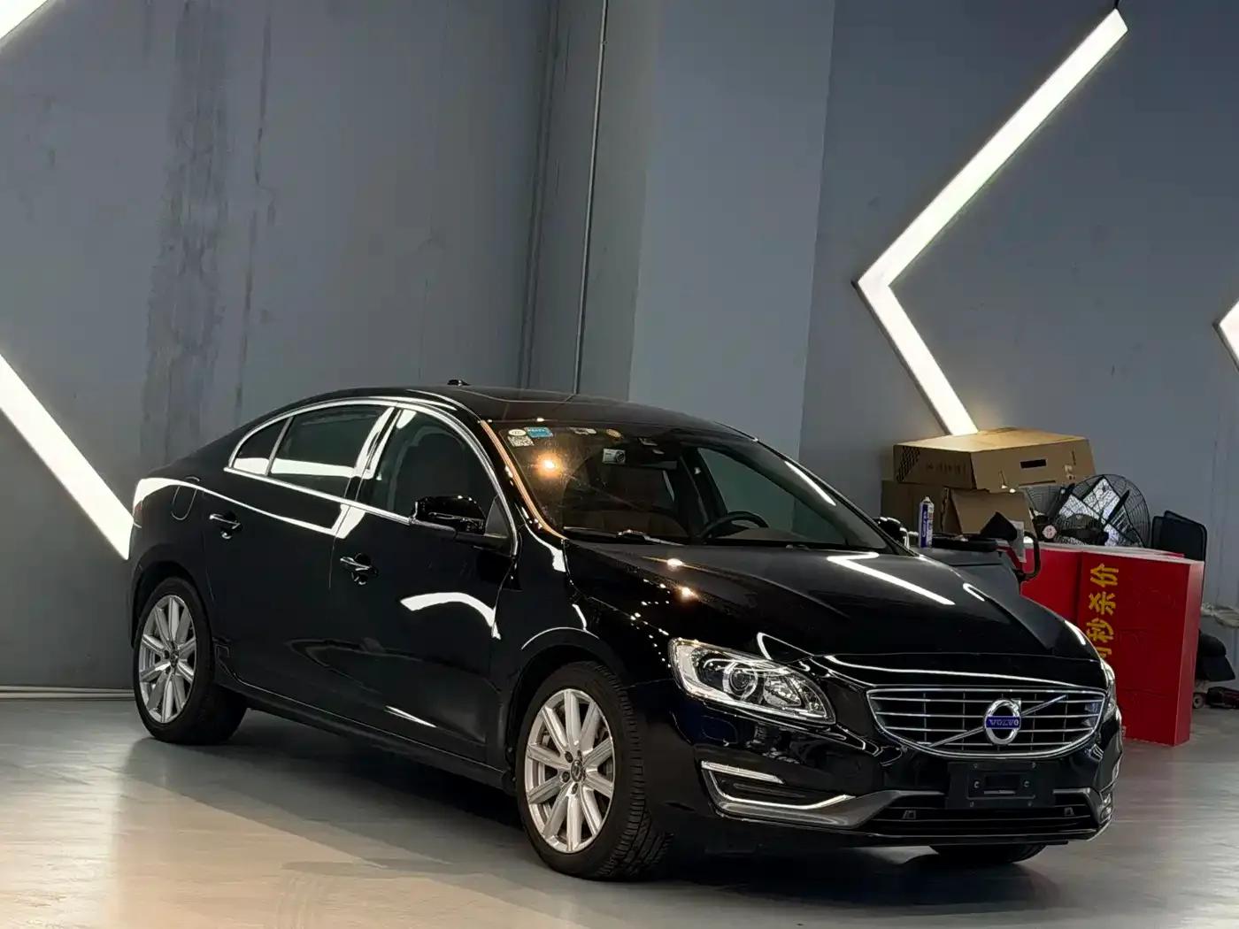 2015 Volvo S60 Plug-in Hybrid, S60L E-Drive Hybrid T6 Smart Edition — миниатюра 3