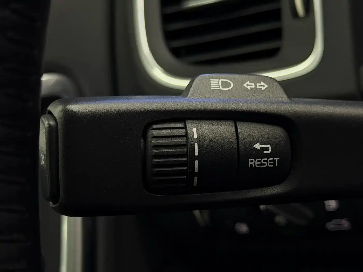 2015 Volvo S60 Plug-in Hybrid, S60L E-Drive Hybrid T6 Smart Edition — миниатюра 5
