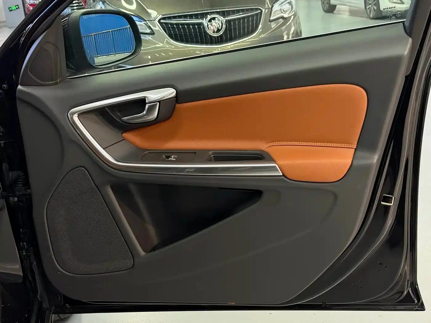 2015 Volvo S60 Plug-in Hybrid, S60L E-Drive Hybrid T6 Smart Edition — миниатюра 6