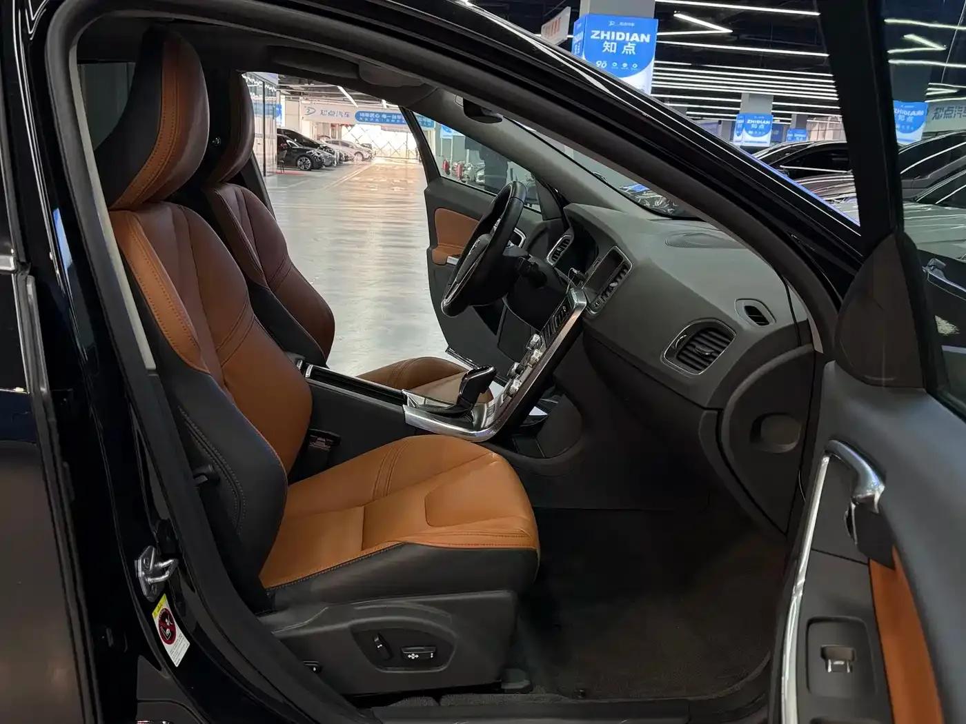2015 Volvo S60 Plug-in Hybrid, S60L E-Drive Hybrid T6 Smart Edition — миниатюра 8