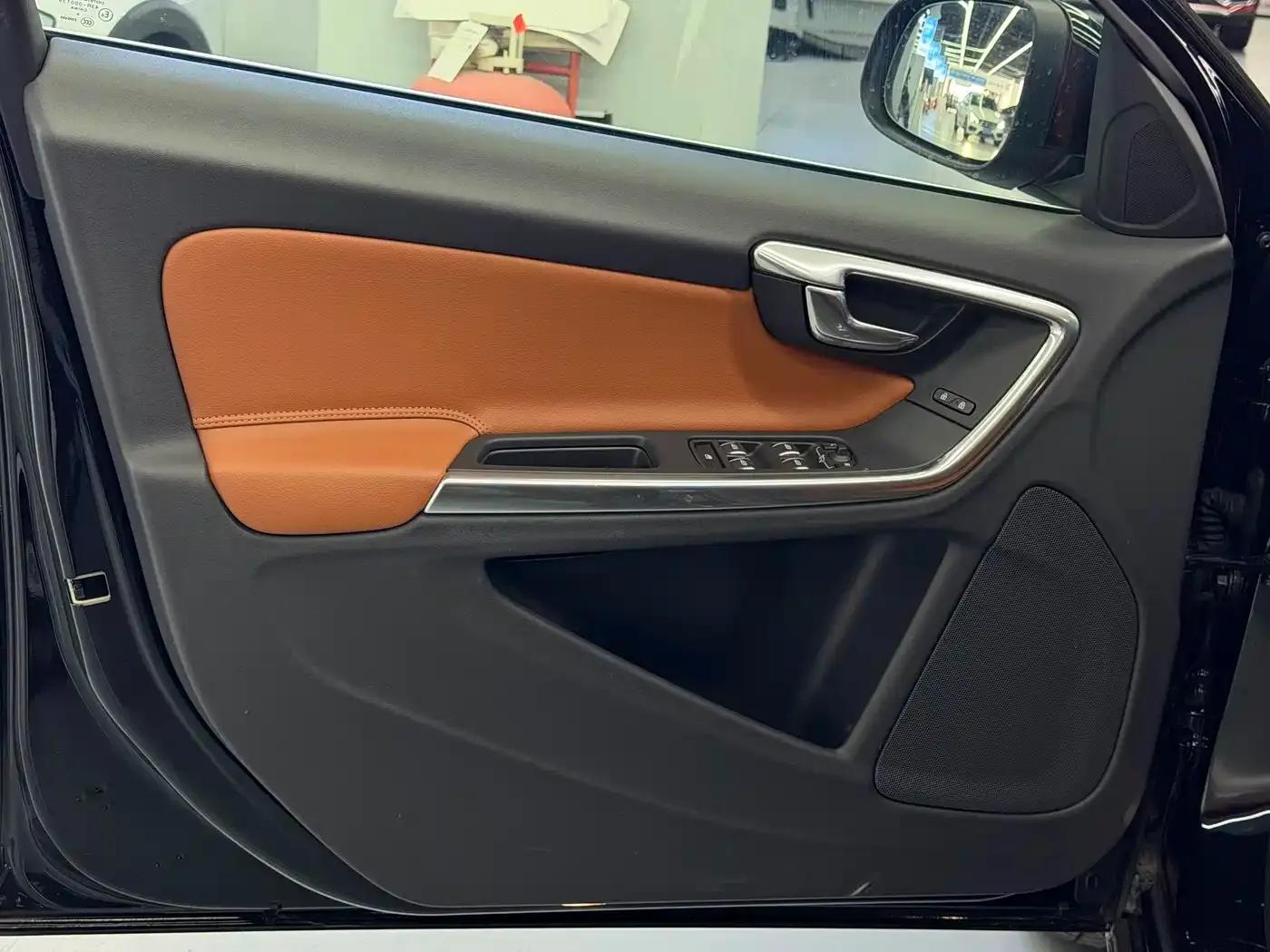 2015 Volvo S60 Plug-in Hybrid, S60L E-Drive Hybrid T6 Smart Edition — миниатюра 10
