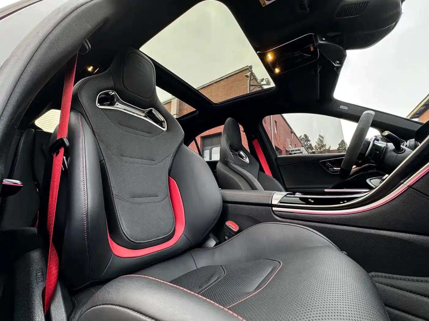 Mercedes-Benz C-Class AMG PHEV 2024 AMG C 63 SE PERFORMANCE F1 Special Edition — миниатюра 11