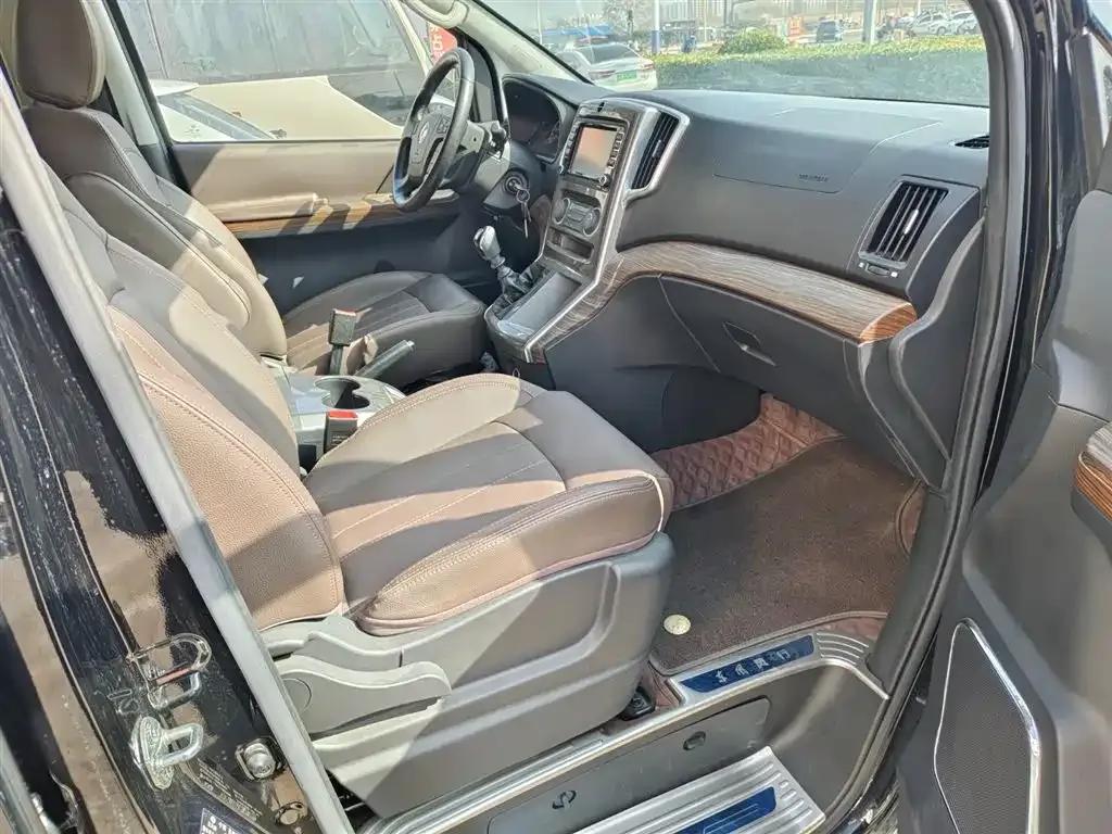 Lingzhi PLUS 2021 2.0L Manual Deluxe 7-Seater — миниатюра 11