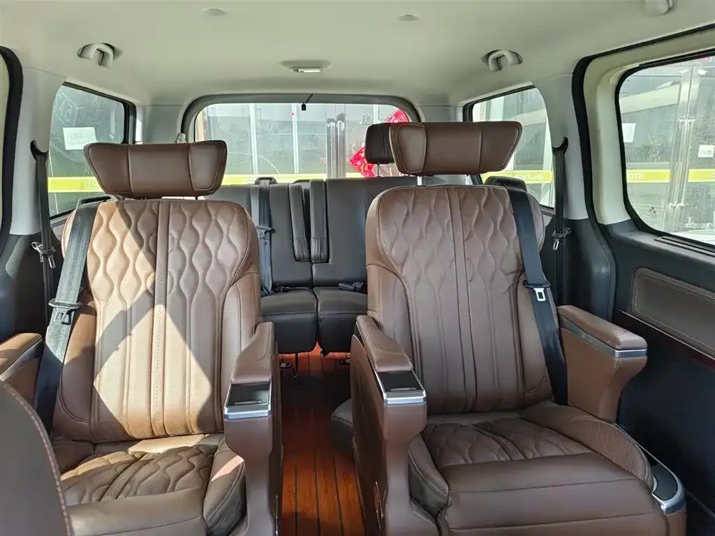 Lingzhi PLUS 2021 2.0L Manual Deluxe 7-Seater — миниатюра 13