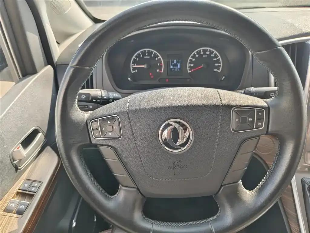 Lingzhi PLUS 2021 2.0L Manual Deluxe 7-Seater — миниатюра 8