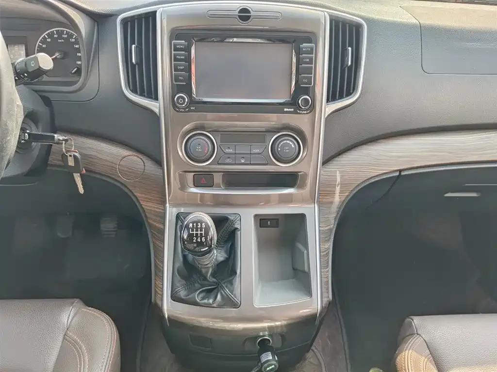 Lingzhi PLUS 2021 2.0L Manual Deluxe 7-Seater — миниатюра 9