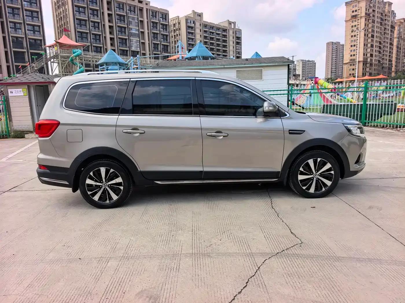 Jingyi X6 2017 Enjoy Series 1.5T CVT Premium Edition — миниатюра 4