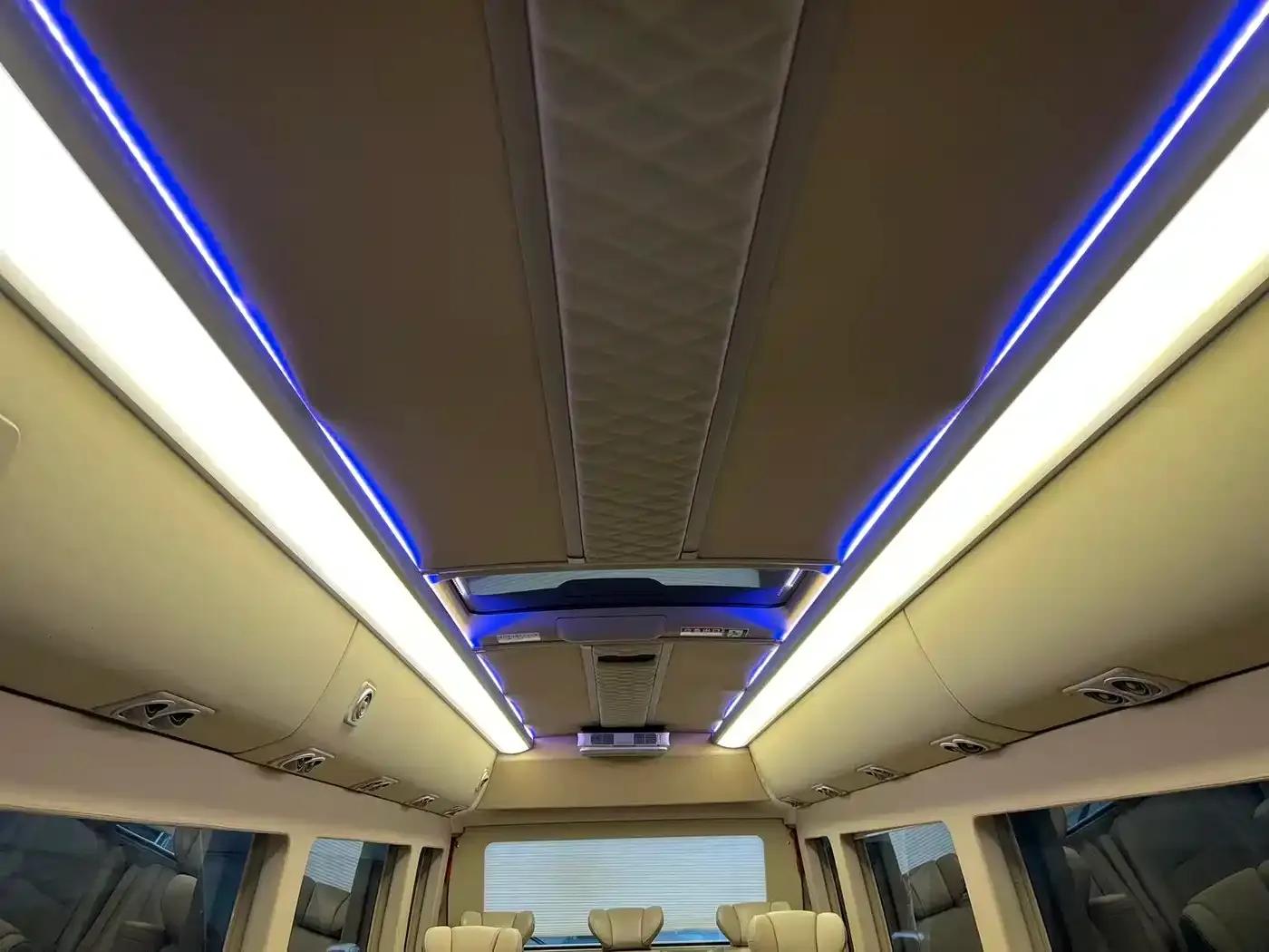 2017 Toyota Coaster 4.0L Manual — миниатюра 14