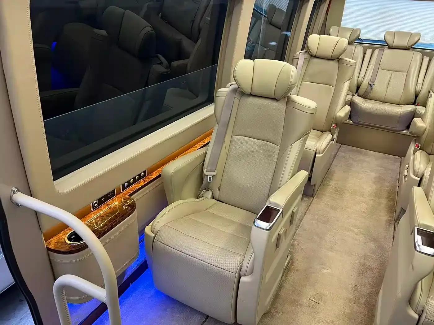 2017 Toyota Coaster 4.0L Manual — миниатюра 16