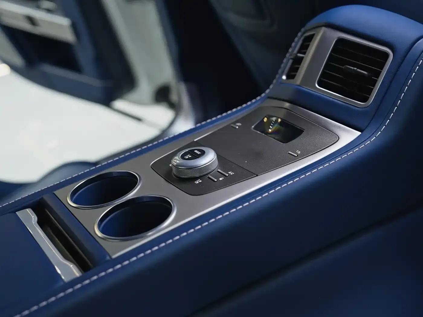 2017 Rapide 6.0L S — миниатюра 19