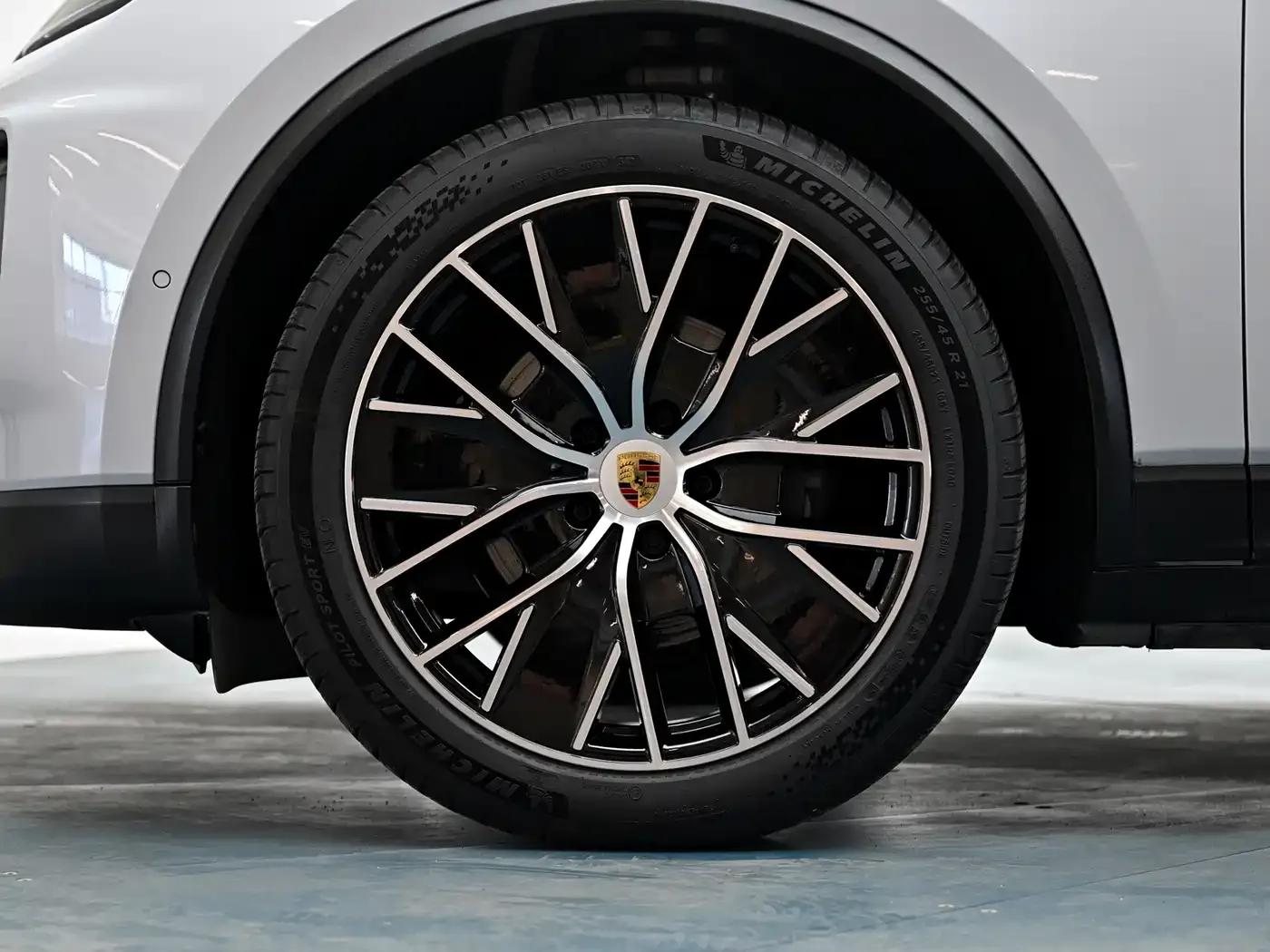 Macan 4 New Energy — миниатюра 14