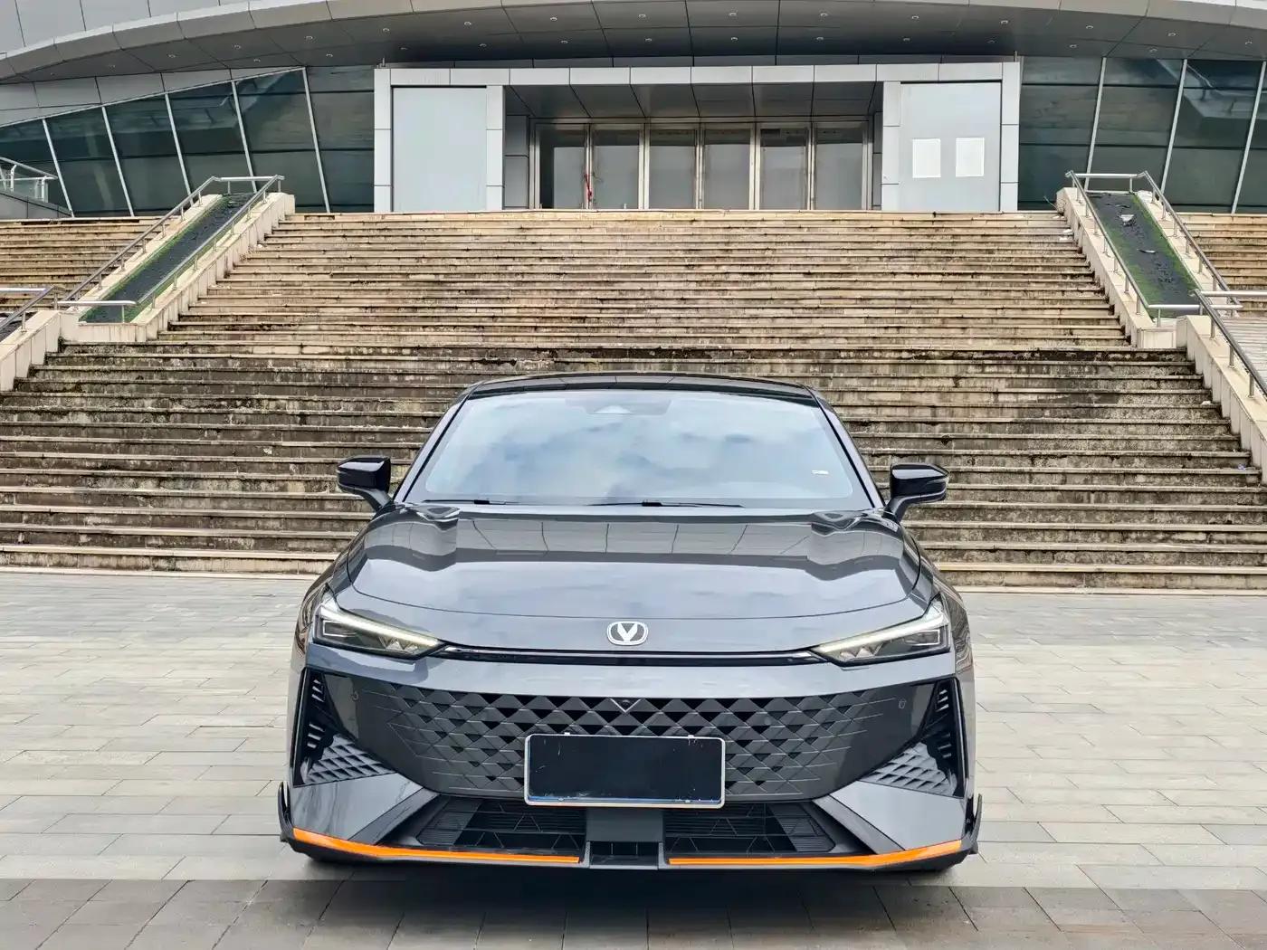 Changan UNI-V 2024 1.5T Premium Sport — миниатюра 2