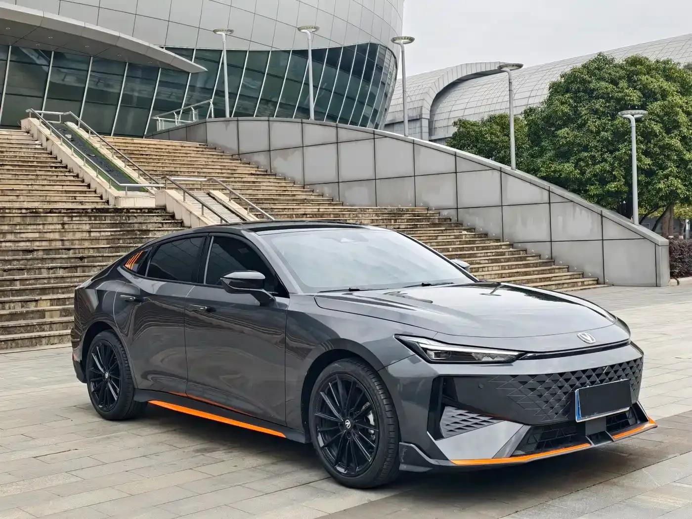 Changan UNI-V 2024 1.5T Premium Sport — миниатюра 3