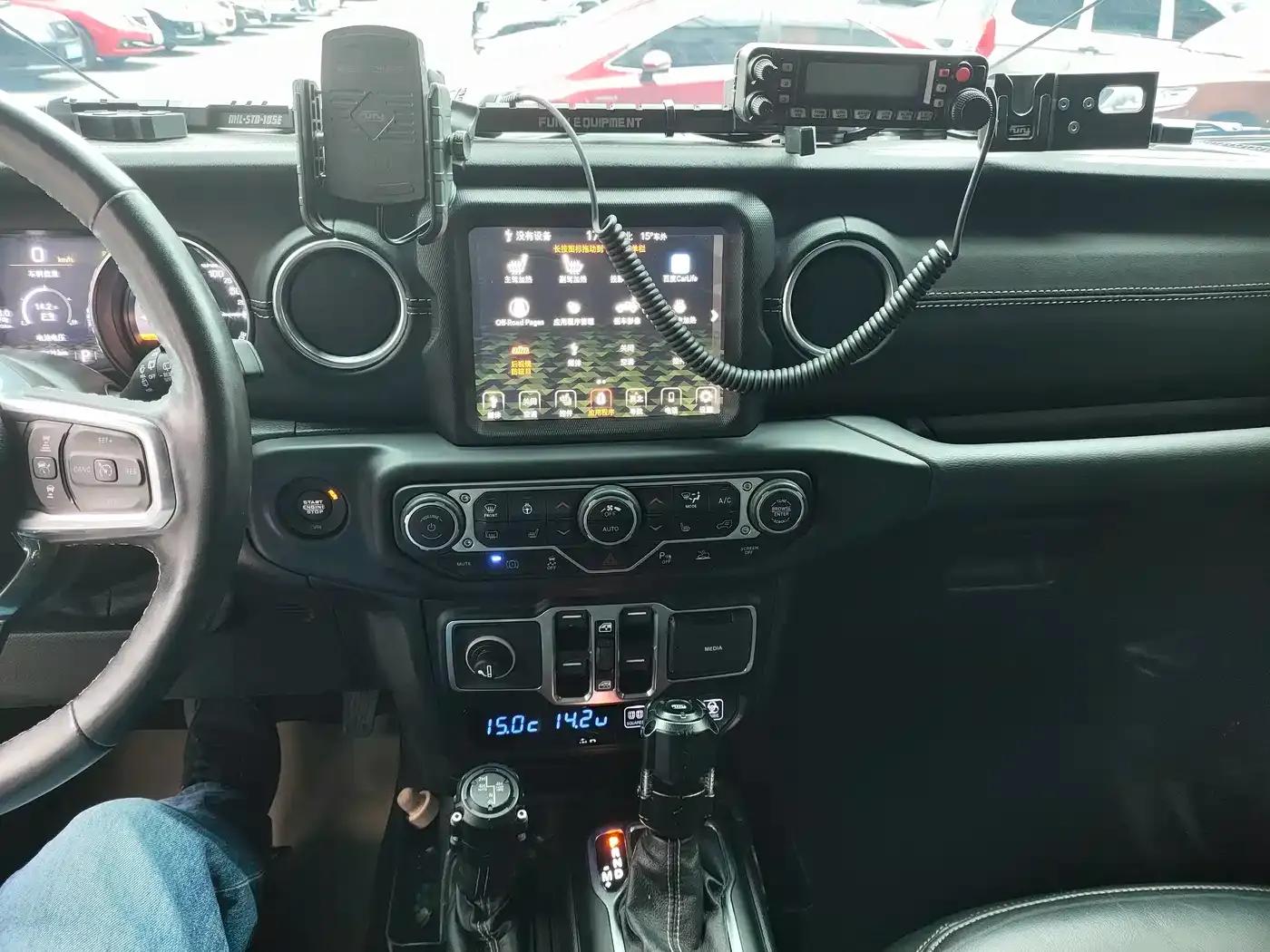 Jeep Wrangler New Energy 2021 Model 4-Door 2.0T 4xe Sahara — миниатюра 12