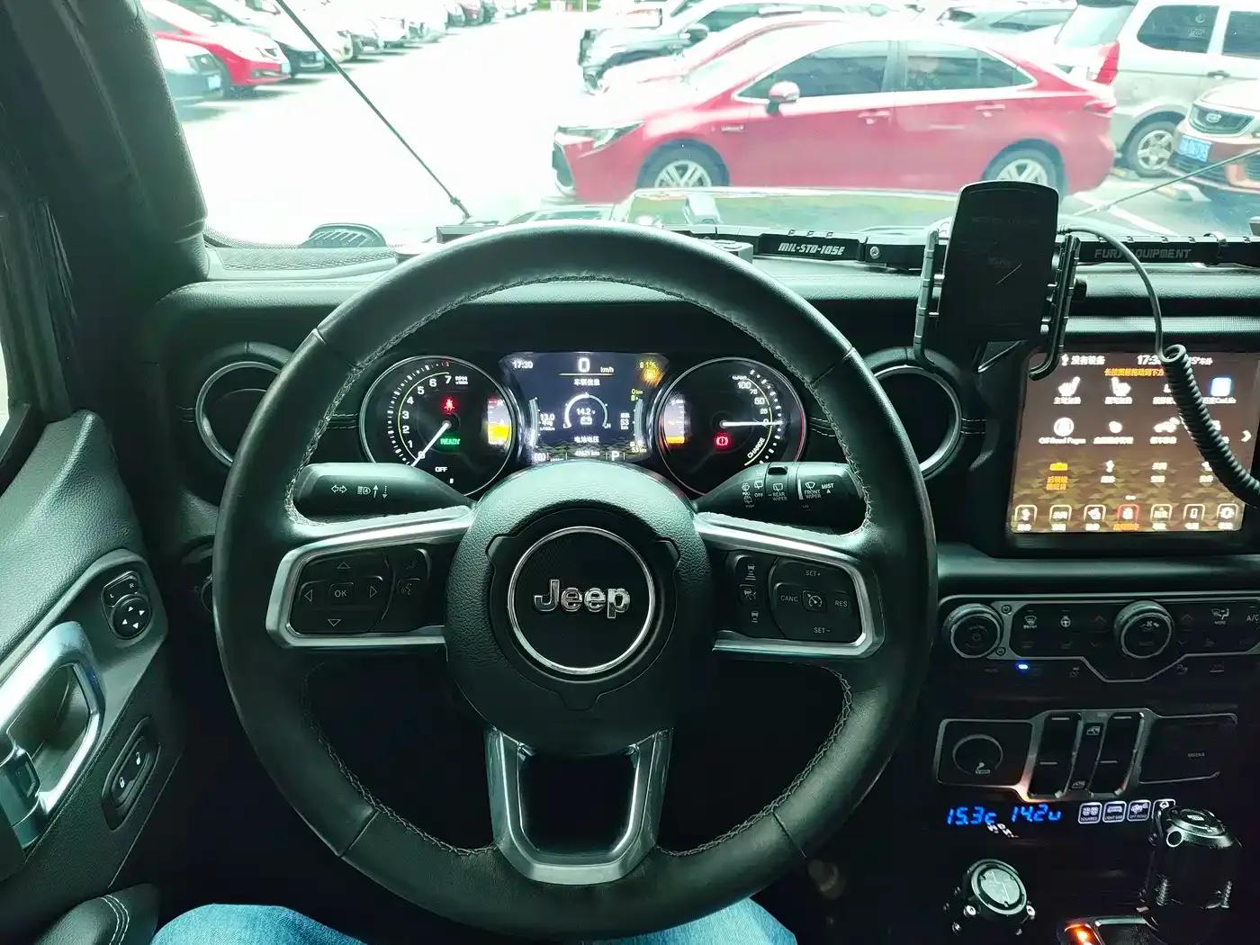 Jeep Wrangler New Energy 2021 Model 4-Door 2.0T 4xe Sahara — миниатюра 15