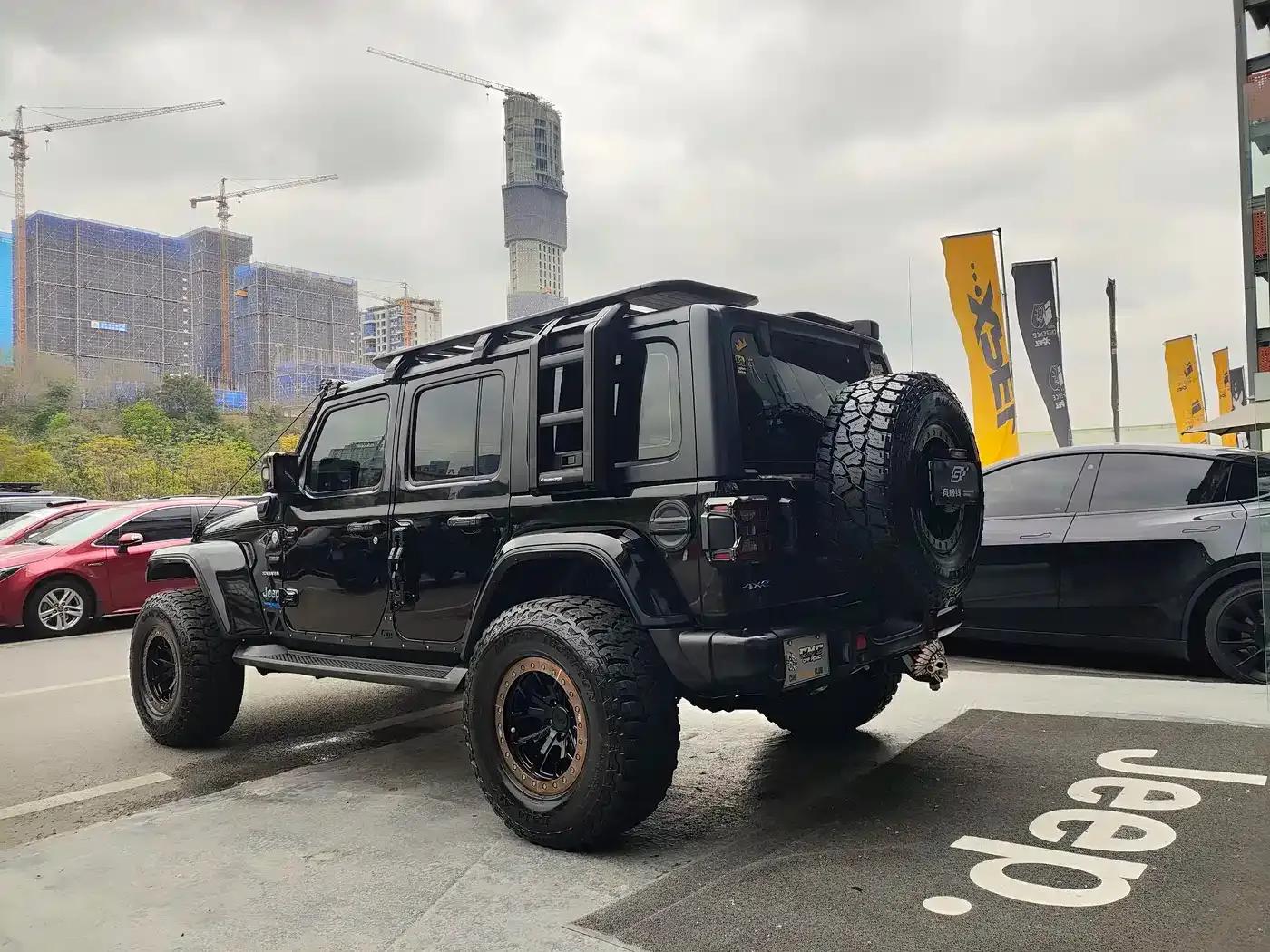 Jeep Wrangler New Energy 2021 Model 4-Door 2.0T 4xe Sahara — миниатюра 19