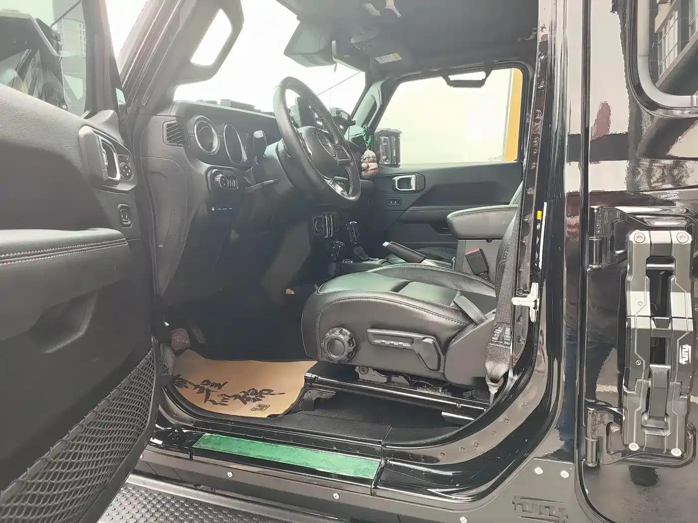 Jeep Wrangler New Energy 2021 Model 4-Door 2.0T 4xe Sahara — миниатюра 5
