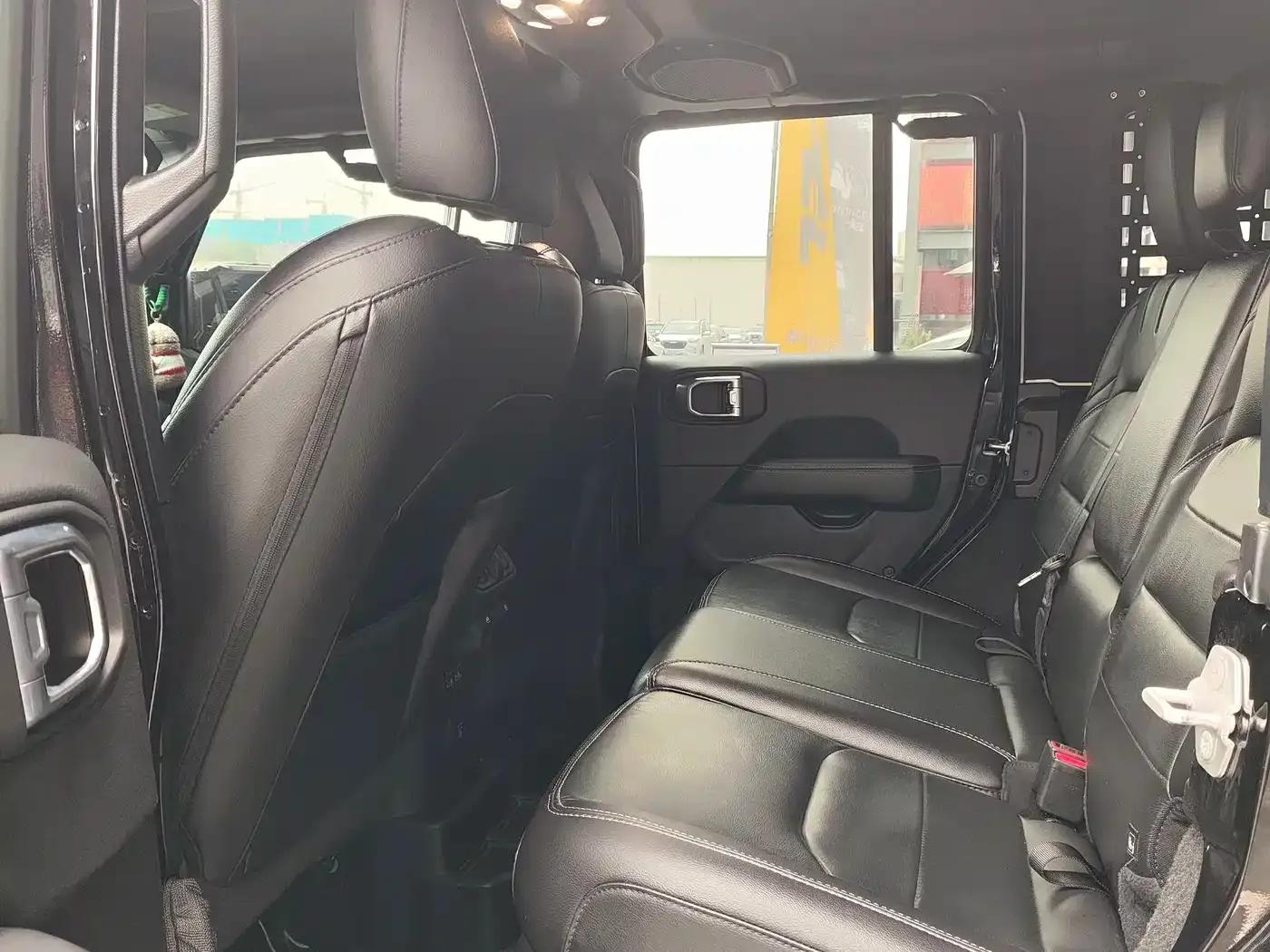 Jeep Wrangler New Energy 2021 Model 4-Door 2.0T 4xe Sahara — миниатюра 7